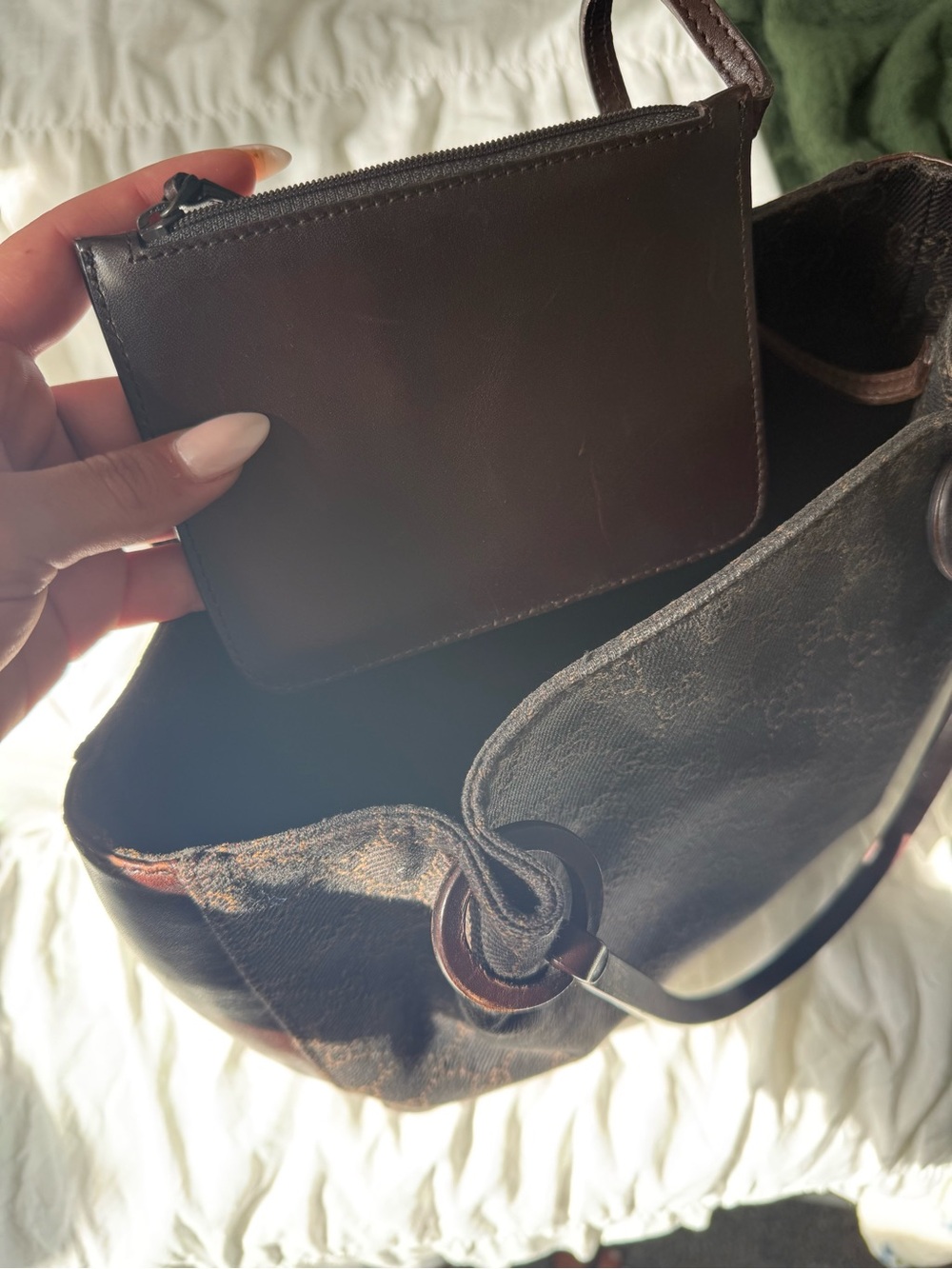 Gucci GG Canvas Ring Tote - Picture 4 of 8